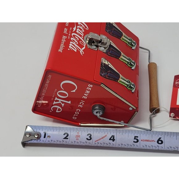 Small Tin Coca Cola LunchboxLunchPail Opens And Closes On Both Sides Wood Handle - Picture 12 of 12